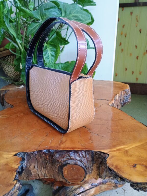 Capriccio Baguette Bag - Image 4